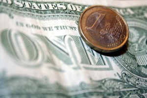 Dollar vs. Euro http://www.piqs.de/fotos/24788.html CC licence