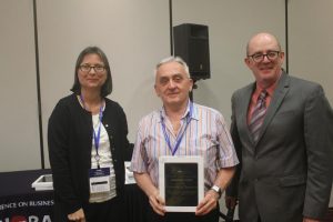 Leadership Award oklevél a Gazdaságtudományi Karnak
