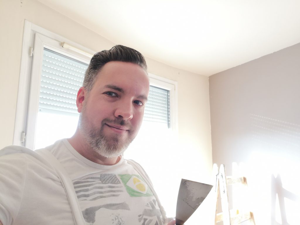 Mai napig festek barátoknak